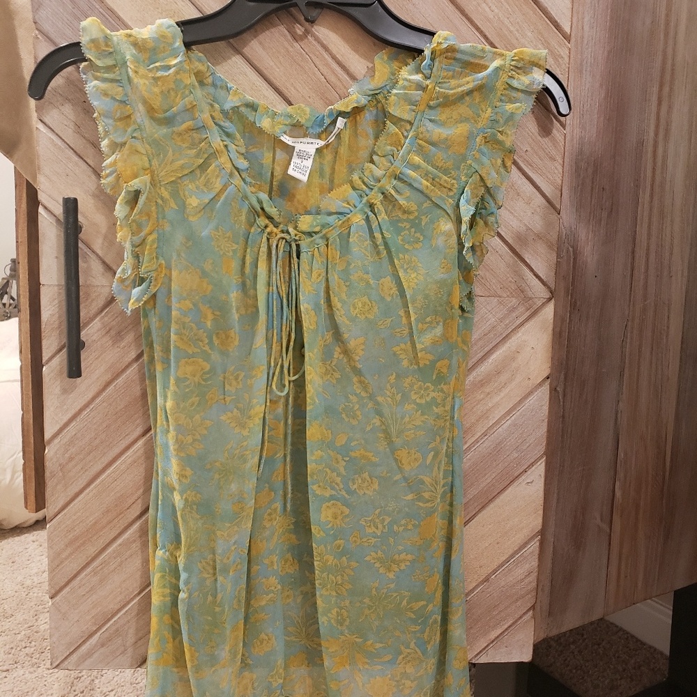 Diane Von Furstenberg Size 2 100% Silk Blouse